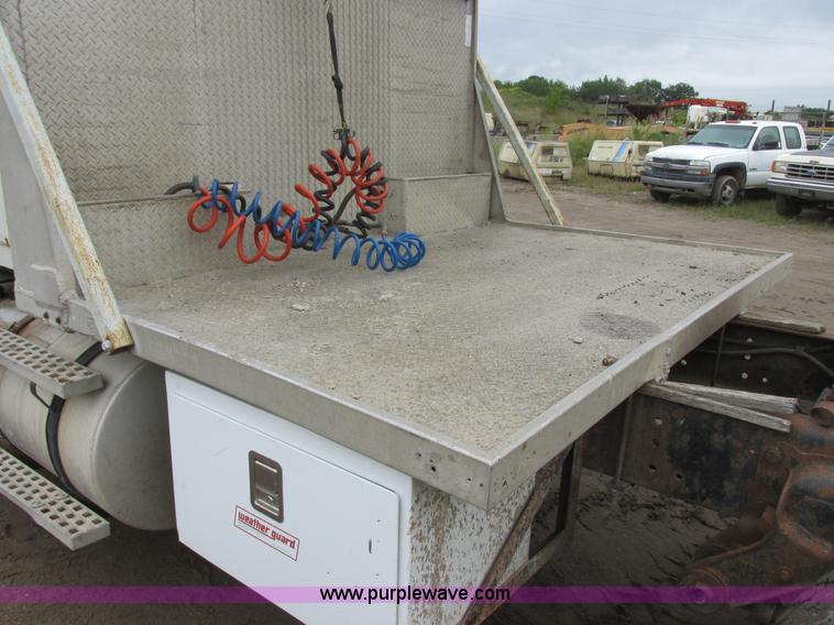 image for item I6136 1982 Ford LTL 9000 semi truck