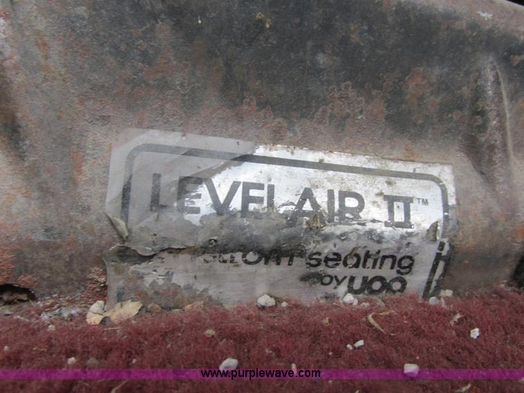 image for item I6136 1982 Ford LTL 9000 semi truck