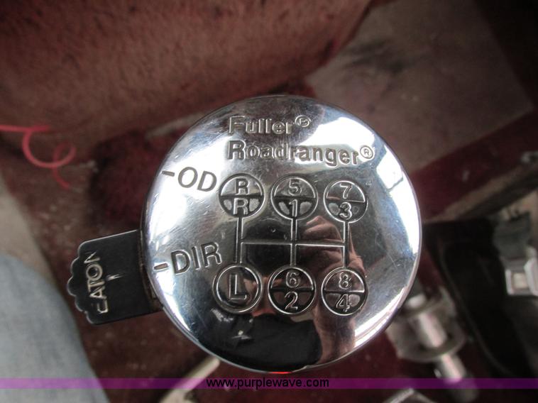 image for item I6136 1982 Ford LTL 9000 semi truck