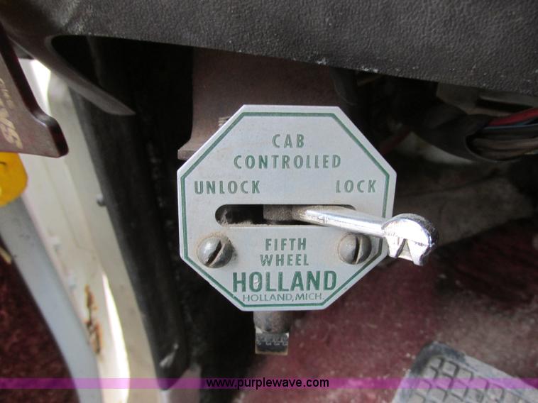 image for item I6136 1982 Ford LTL 9000 semi truck