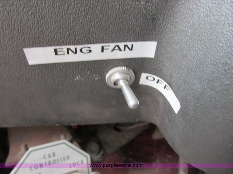 image for item I6136 1982 Ford LTL 9000 semi truck