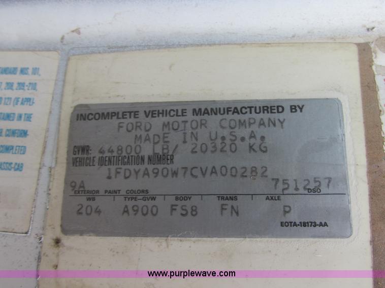 image for item I6136 1982 Ford LTL 9000 semi truck