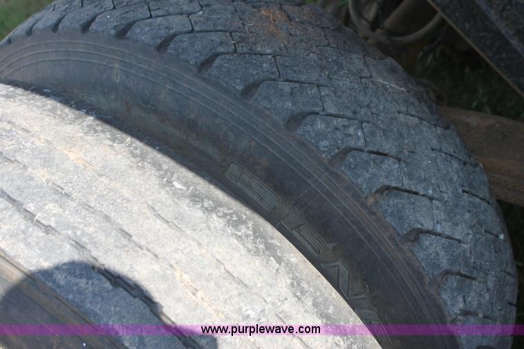 image for item I7258 2000 Lufkin Ultra-Light dump trailer