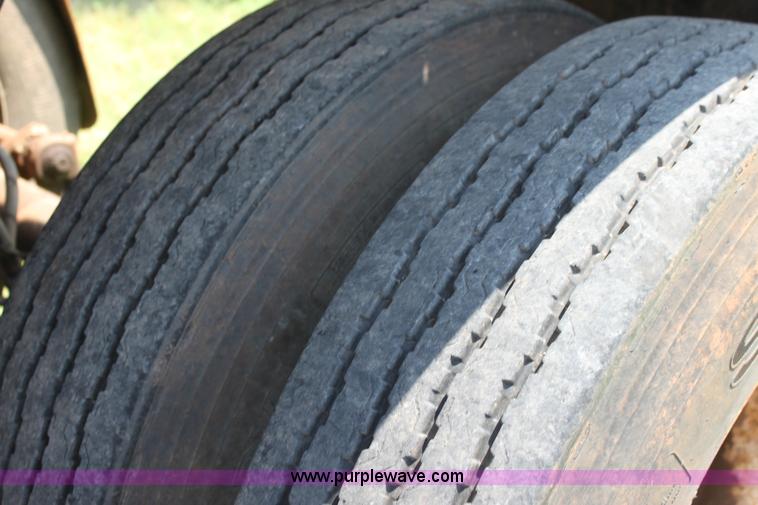 image for item I7258 2000 Lufkin Ultra-Light dump trailer