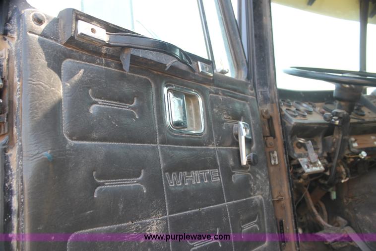 image for item I7259 1988 White WCA tank truck