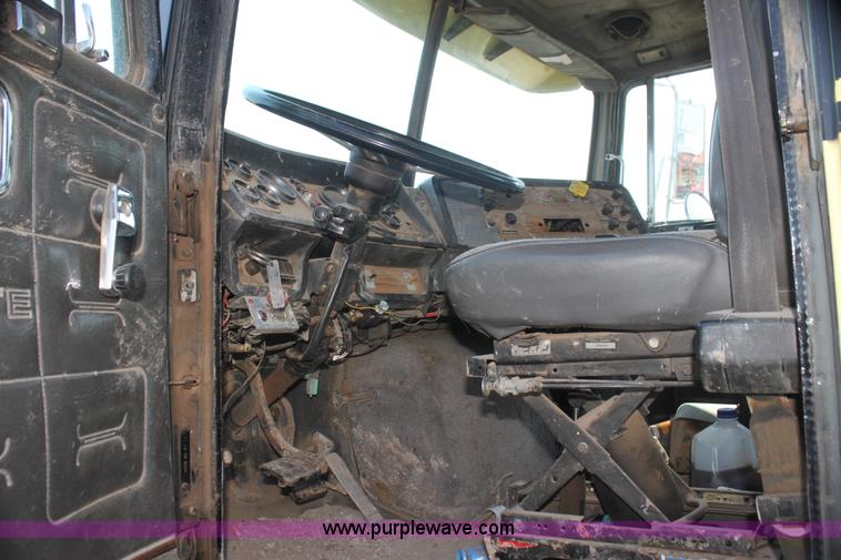 image for item I7259 1988 White WCA tank truck