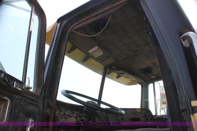 image for item I7259 1988 White WCA tank truck