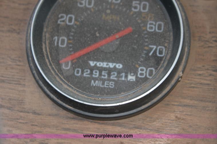 image for item I7259 1988 White WCA tank truck