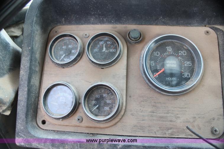 image for item I7259 1988 White WCA tank truck