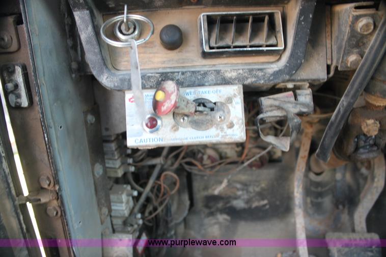 image for item I7259 1988 White WCA tank truck