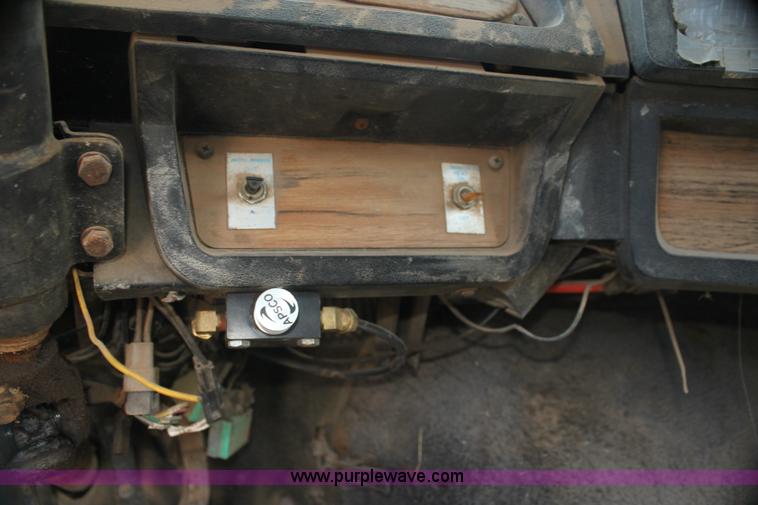 image for item I7259 1988 White WCA tank truck