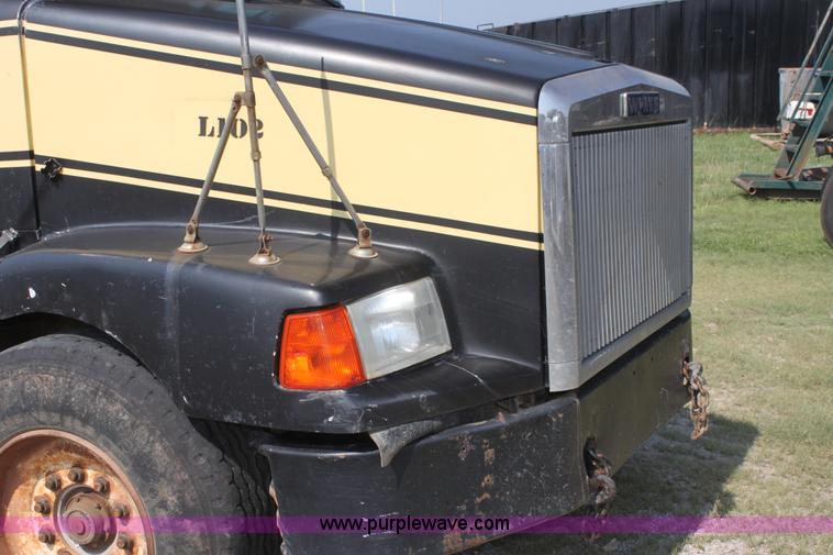 image for item I7259 1988 White WCA tank truck