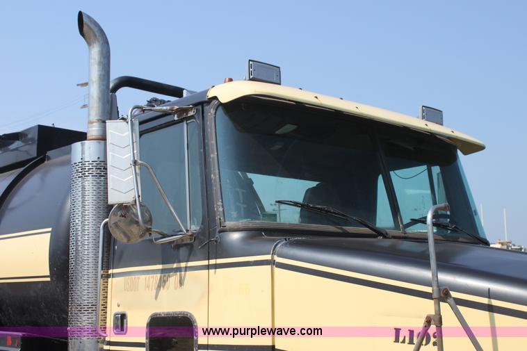 image for item I7259 1988 White WCA tank truck