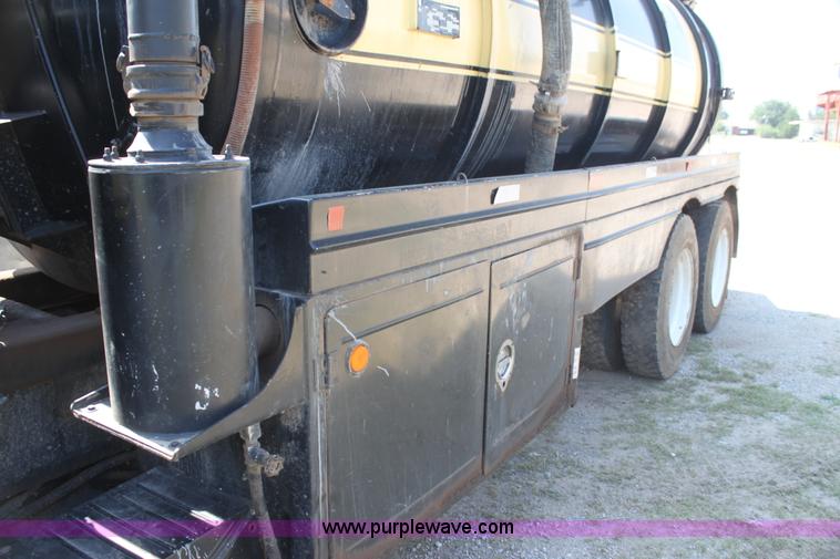 image for item I7259 1988 White WCA tank truck