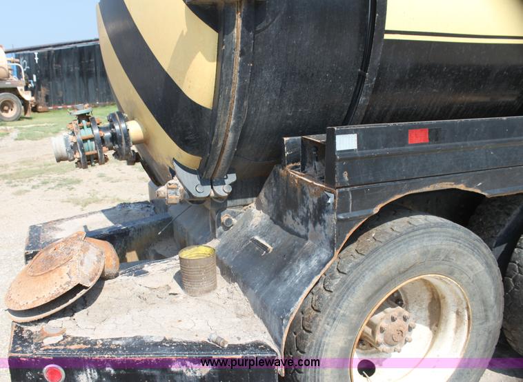 image for item I7259 1988 White WCA tank truck