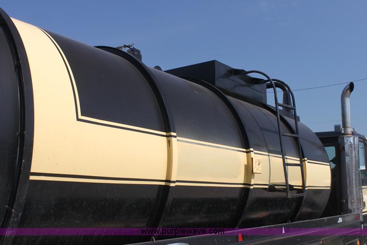 image for item I7259 1988 White WCA tank truck