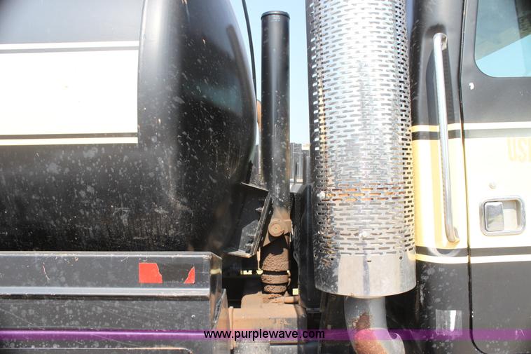 image for item I7259 1988 White WCA tank truck