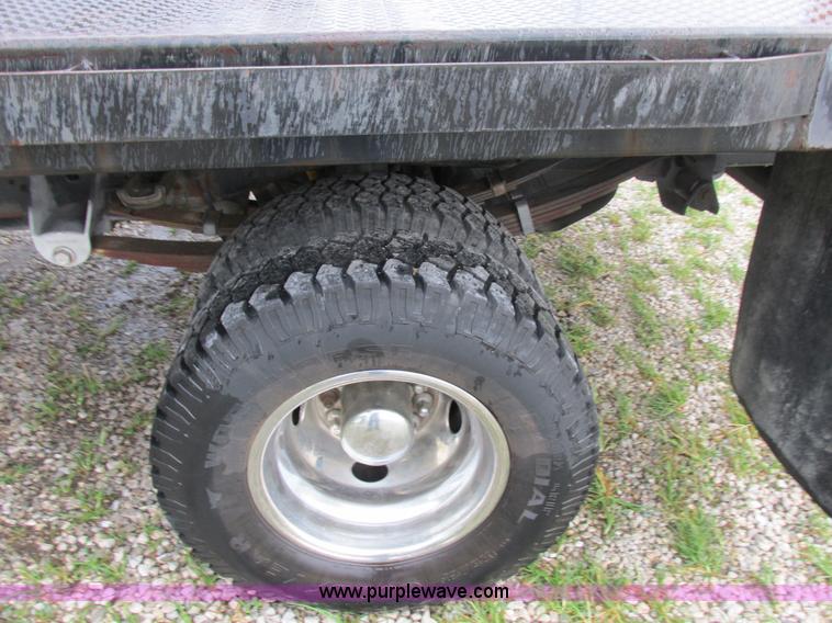 image for item I8949 1993 Ford F450 Super Duty XL flatbed truck