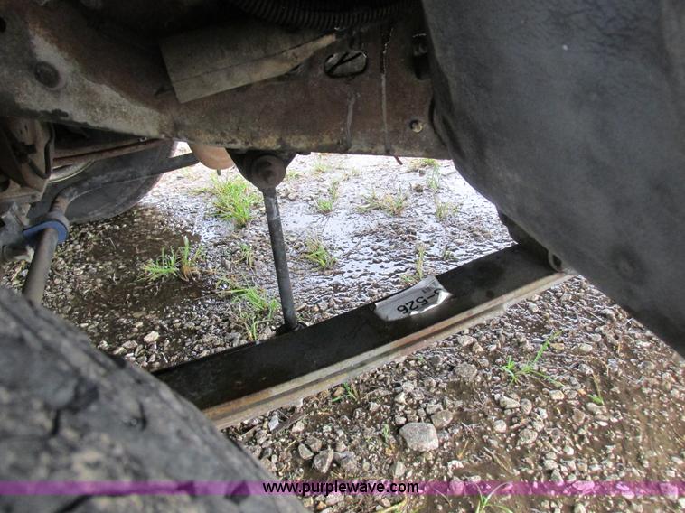 image for item I8949 1993 Ford F450 Super Duty XL flatbed truck