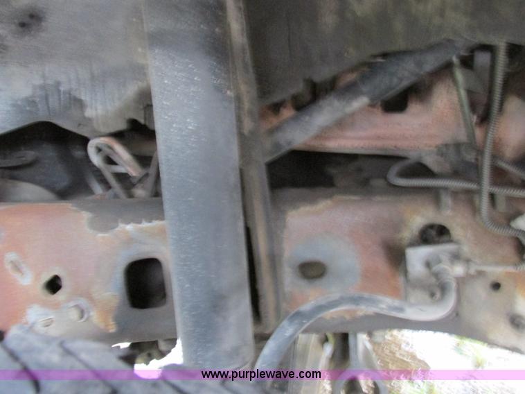 image for item I8949 1993 Ford F450 Super Duty XL flatbed truck