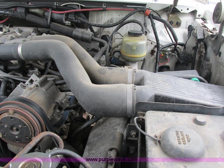 image for item I8949 1993 Ford F450 Super Duty XL flatbed truck