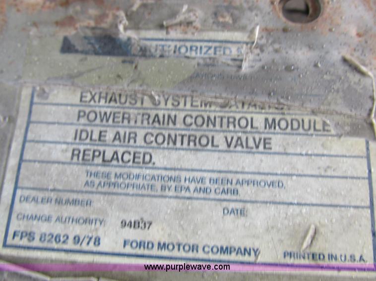 image for item I8949 1993 Ford F450 Super Duty XL flatbed truck