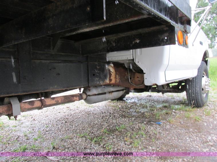 image for item I8949 1993 Ford F450 Super Duty XL flatbed truck