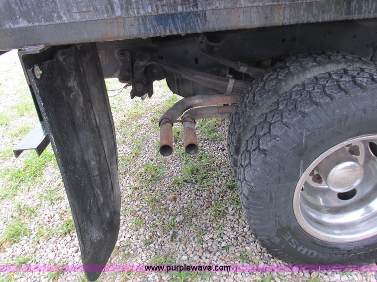 image for item I8949 1993 Ford F450 Super Duty XL flatbed truck