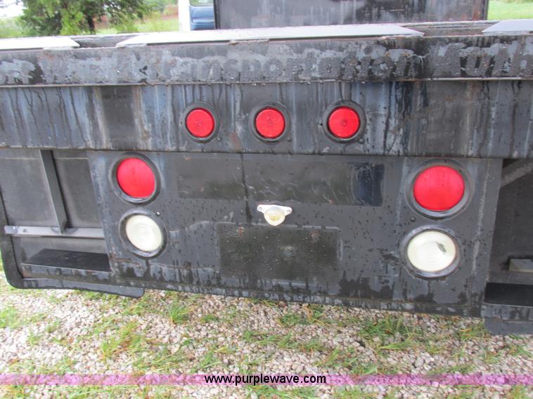 image for item I8949 1993 Ford F450 Super Duty XL flatbed truck