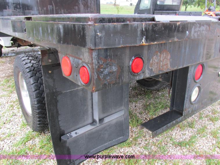 image for item I8949 1993 Ford F450 Super Duty XL flatbed truck