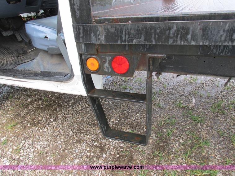 image for item I8949 1993 Ford F450 Super Duty XL flatbed truck