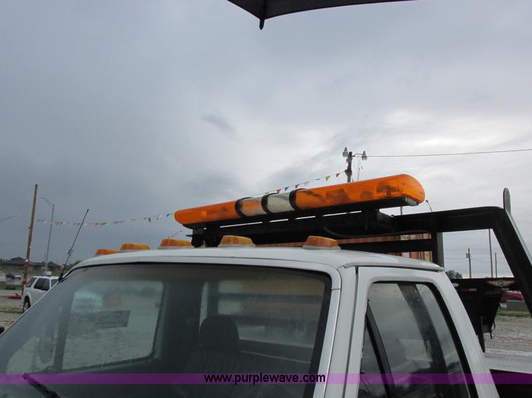 image for item I8949 1993 Ford F450 Super Duty XL flatbed truck