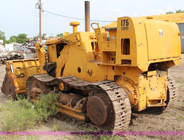 image for item J2127 International 175 track loader