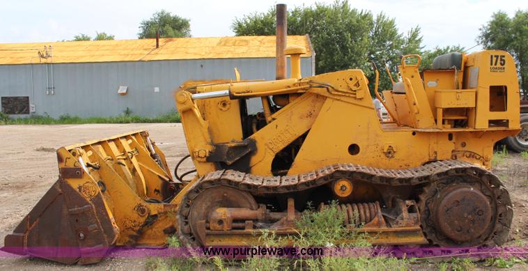 image for item J2127 International 175 track loader