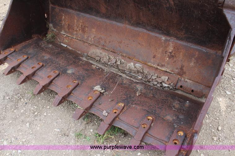 image for item J2127 International 175 track loader