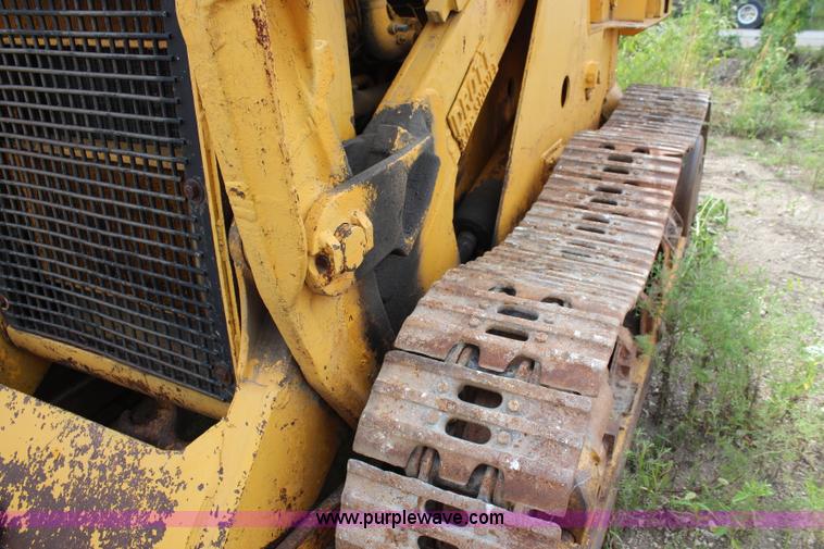 image for item J2127 International 175 track loader