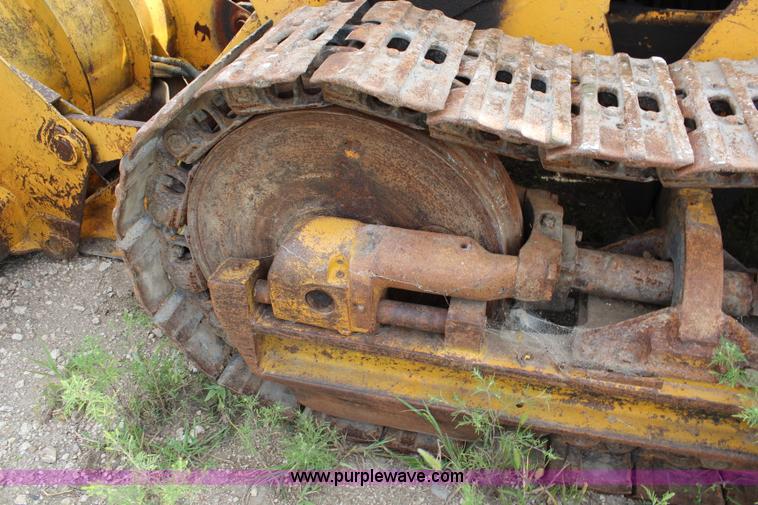 image for item J2127 International 175 track loader