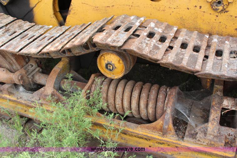 image for item J2127 International 175 track loader