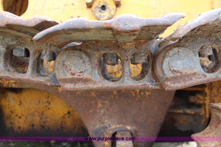 image for item J2127 International 175 track loader