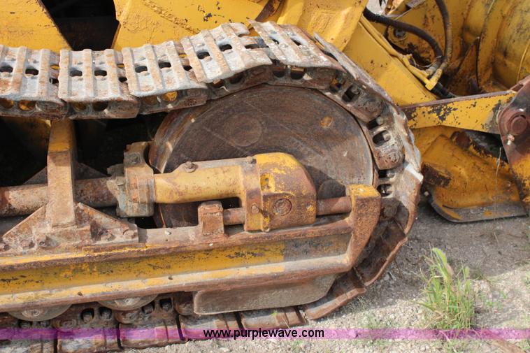 image for item J2127 International 175 track loader