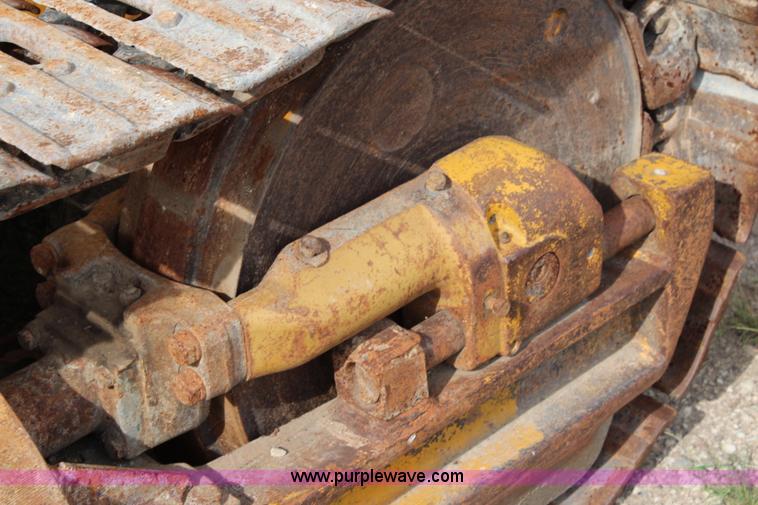 image for item J2127 International 175 track loader