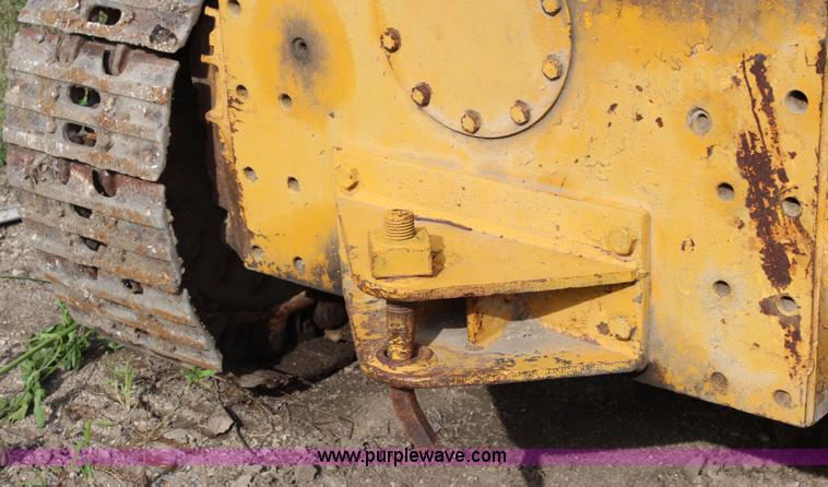 image for item J2127 International 175 track loader