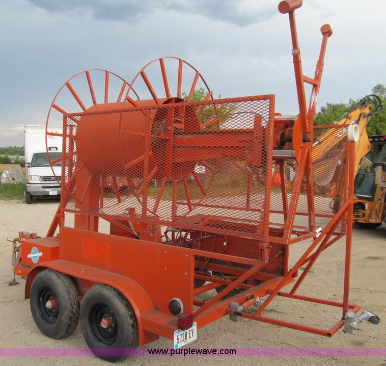 image for item J3415 1997 Stewart&Stevenson CE-93 figure eight trailer