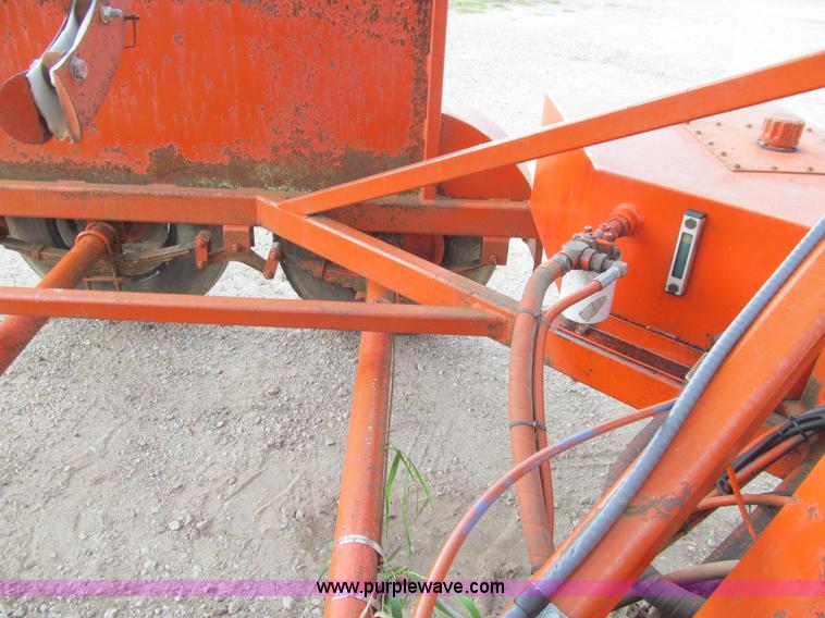 image for item J3415 1997 Stewart&Stevenson CE-93 figure eight trailer