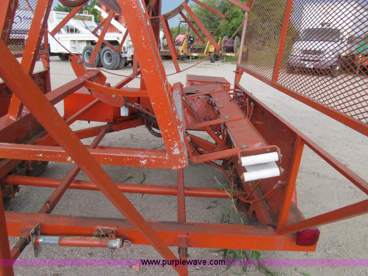 image for item J3415 1997 Stewart&Stevenson CE-93 figure eight trailer