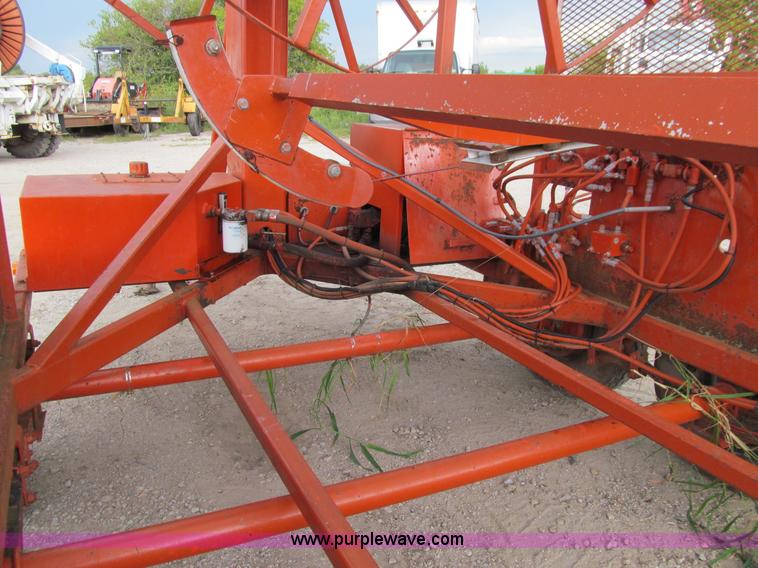 image for item J3415 1997 Stewart&Stevenson CE-93 figure eight trailer