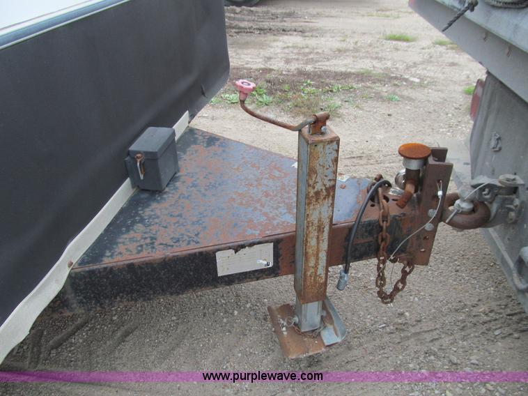 image for item J3419 1998 Kargo King enclosed trailer