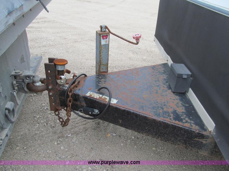 image for item J3419 1998 Kargo King enclosed trailer