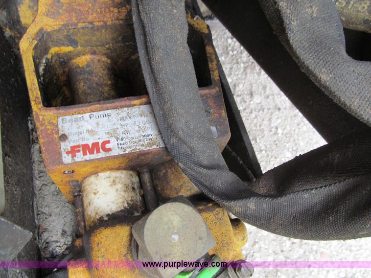 image for item J3437 2005 Vermeer D7X11 Series II Navigator directional boring machine