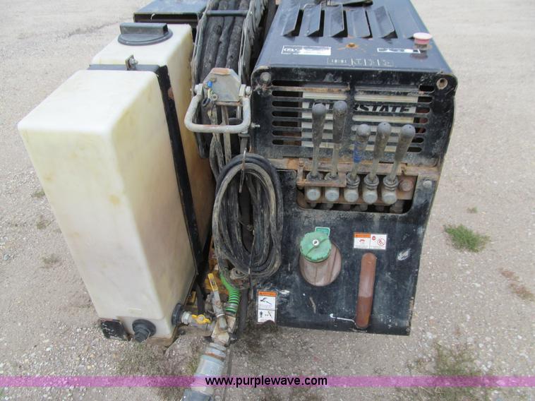 image for item J3437 2005 Vermeer D7X11 Series II Navigator directional boring machine